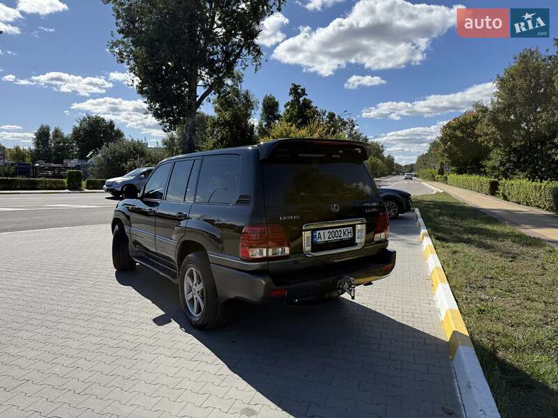 Внедорожник / Кроссовер Lexus LX 2004 в Буче