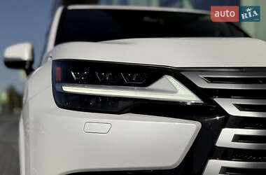 Внедорожник / Кроссовер Lexus LX 2023 в 