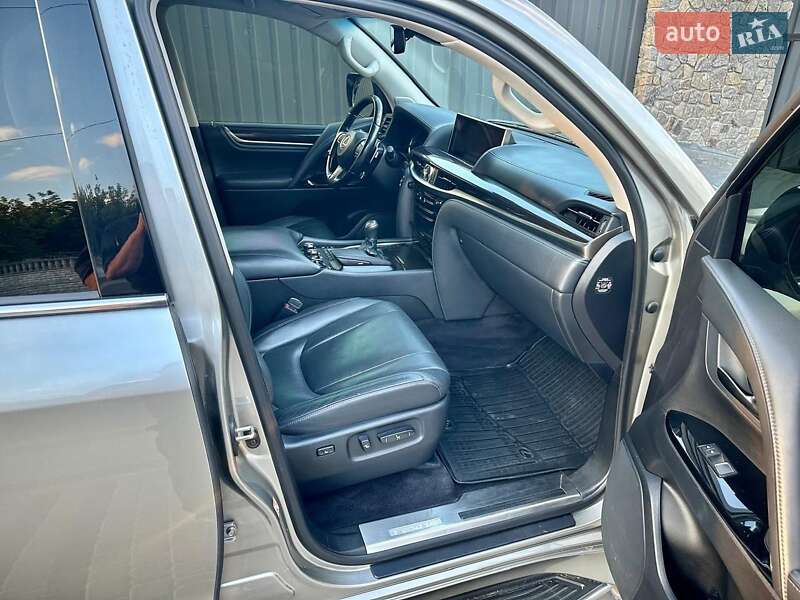 Позашляховик / Кросовер Lexus LX 2017 в Білій Церкві