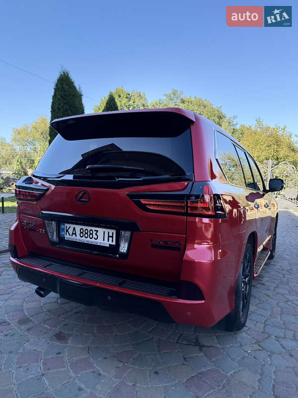 Позашляховик / Кросовер Lexus LX 2017 в Чернівцях