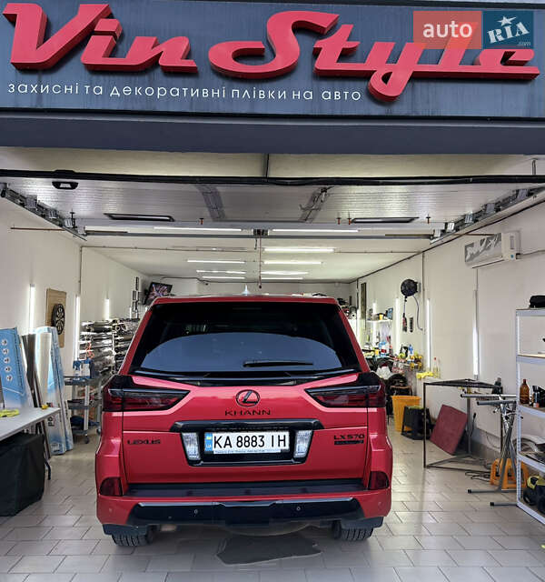 Позашляховик / Кросовер Lexus LX 2017 в Чернівцях