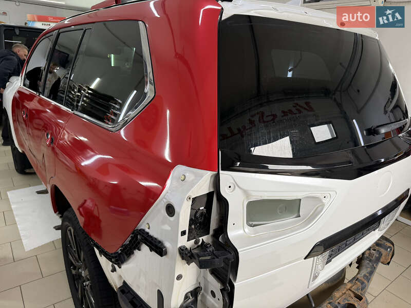 Позашляховик / Кросовер Lexus LX 2017 в Чернівцях