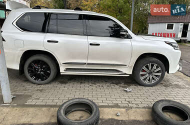 Позашляховик / Кросовер Lexus LX 2017 в 