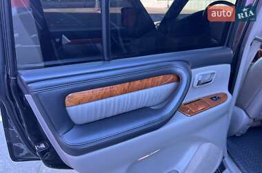 Позашляховик / Кросовер Lexus LX 2005 в 
