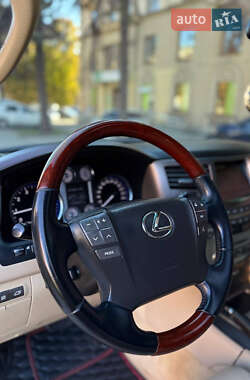 Позашляховик / Кросовер Lexus LX 2008 в 