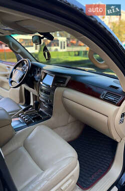 Позашляховик / Кросовер Lexus LX 2008 в 