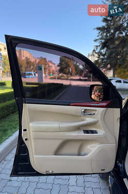 Позашляховик / Кросовер Lexus LX 2008 в 