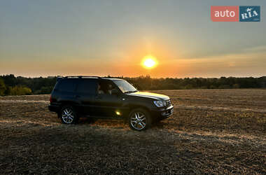 Позашляховик / Кросовер Lexus LX 2005 в 