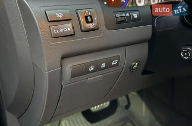 Позашляховик / Кросовер Lexus LX 2010 в 