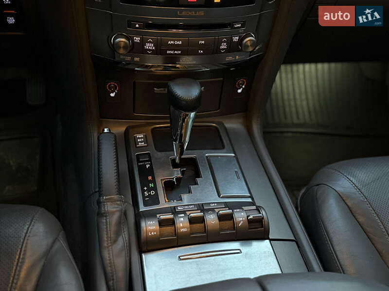 Позашляховик / Кросовер Lexus LX 2010 в Житомирі