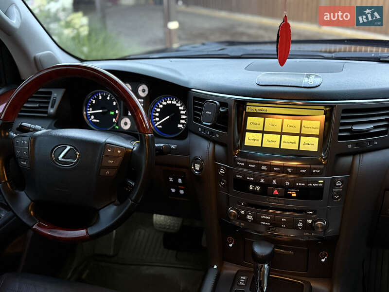 Позашляховик / Кросовер Lexus LX 2010 в Житомирі