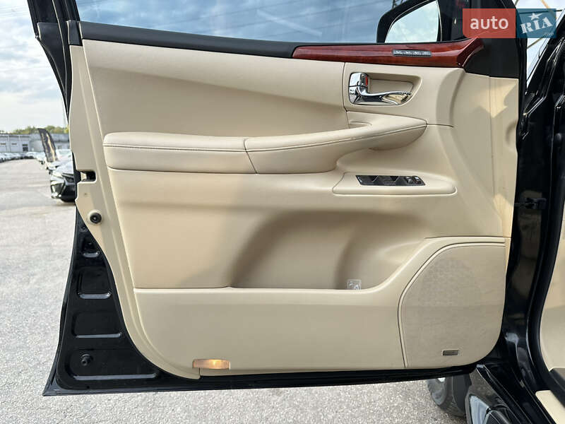 Позашляховик / Кросовер Lexus LX 2008 в Харкові