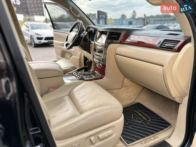 Позашляховик / Кросовер Lexus LX 2008 в Харкові