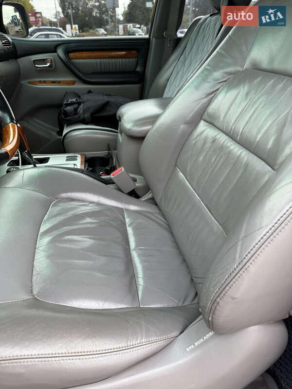 Позашляховик / Кросовер Lexus LX 2005 в Чернігові