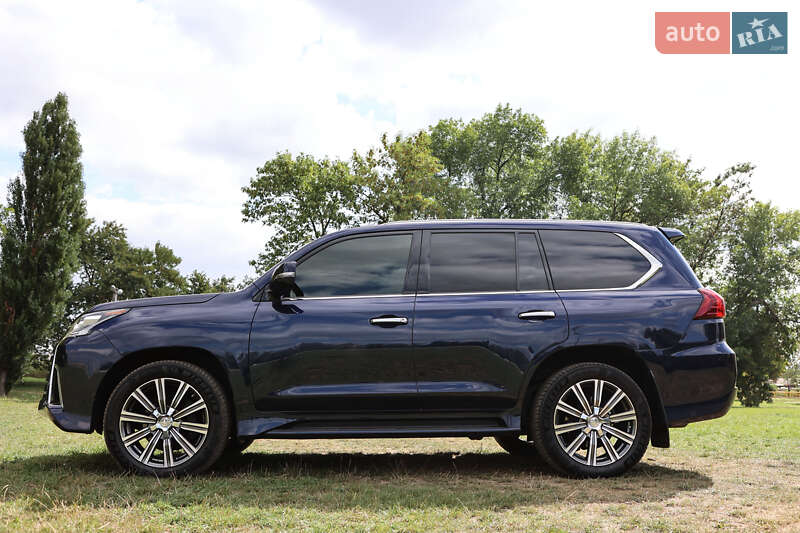 Позашляховик / Кросовер Lexus LX 2016 в Марганці