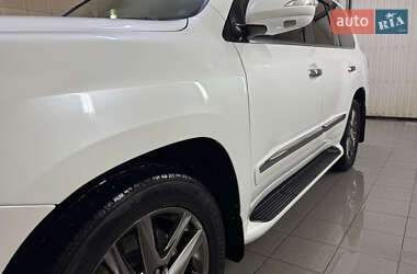 Позашляховик / Кросовер Lexus LX 2012 в 
