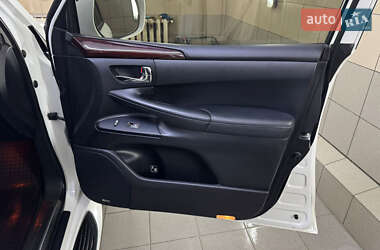 Позашляховик / Кросовер Lexus LX 2012 в 