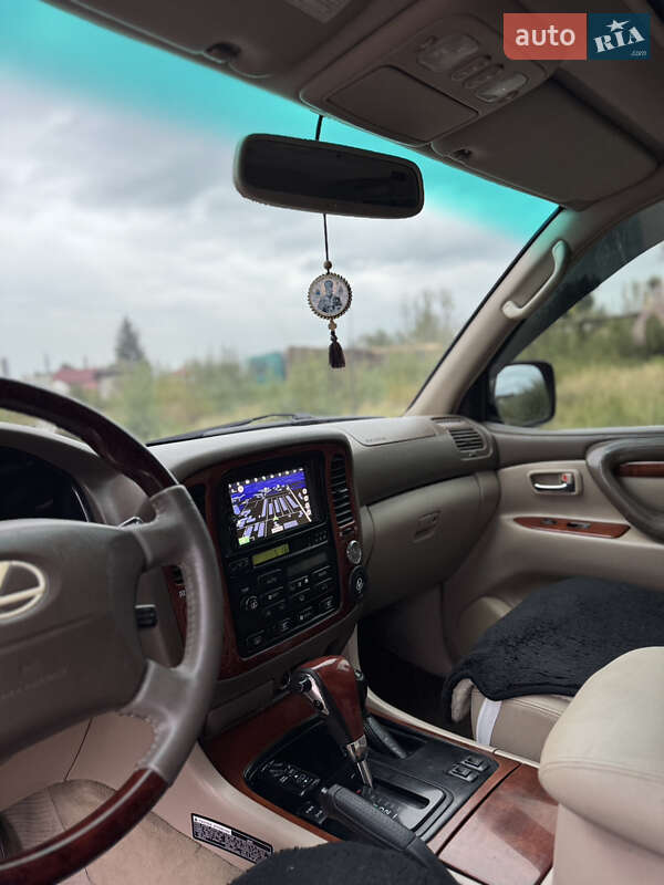 Внедорожник / Кроссовер Lexus LX 2002 в Надворной