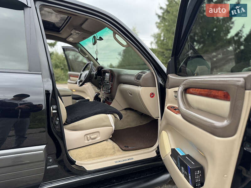 Внедорожник / Кроссовер Lexus LX 2002 в Надворной