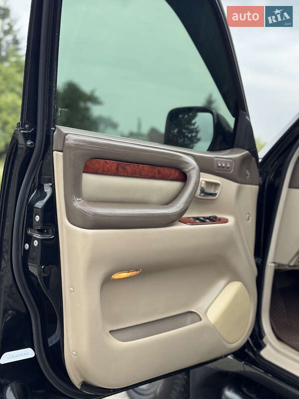Внедорожник / Кроссовер Lexus LX 2002 в Надворной