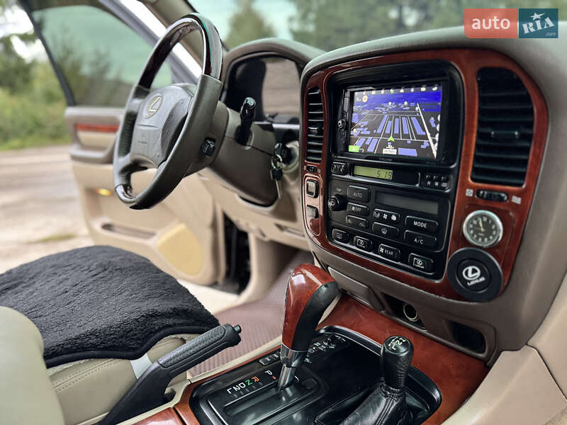 Внедорожник / Кроссовер Lexus LX 2002 в Надворной