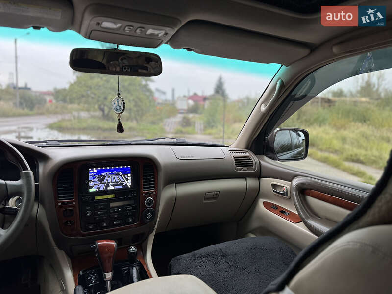 Внедорожник / Кроссовер Lexus LX 2002 в Надворной
