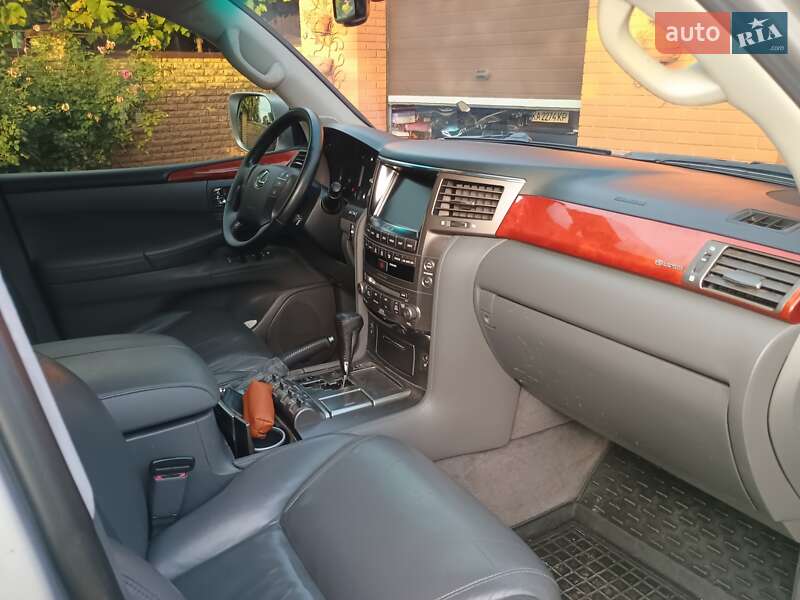 Позашляховик / Кросовер Lexus LX 2008 в Сумах фото 16 Позашляховик / Кросовер Lexus LX 2008 в Сумах