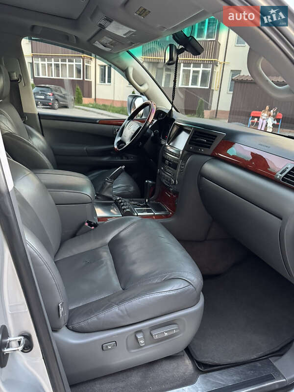 Позашляховик / Кросовер Lexus LX 2008 в Прилуках