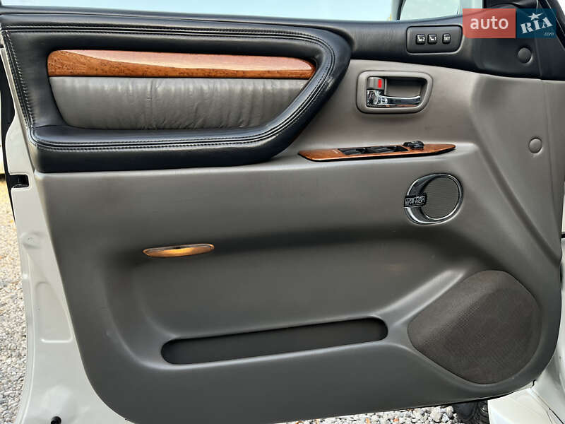 Внедорожник / Кроссовер Lexus LX 2006 в Харькове