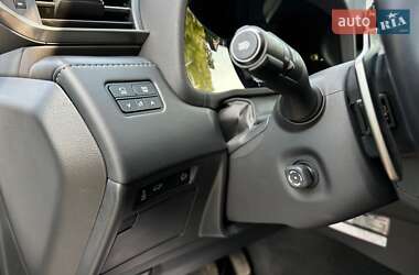 Позашляховик / Кросовер Lexus LX 2022 в 