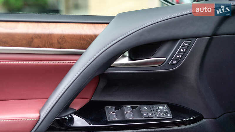 Внедорожник / Кроссовер Lexus LX 2017 в Львове фото 17 Внедорожник / Кроссовер Lexus LX 2017 в Львове