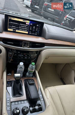 Внедорожник / Кроссовер Lexus LX 2021 в 
