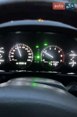 Позашляховик / Кросовер Lexus LX 2004 в 