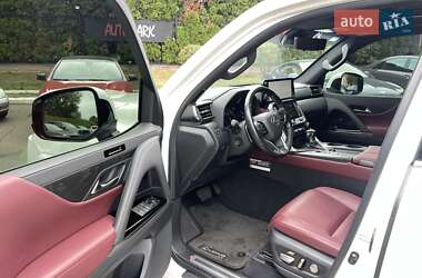 Внедорожник / Кроссовер Lexus LX 2023 в 