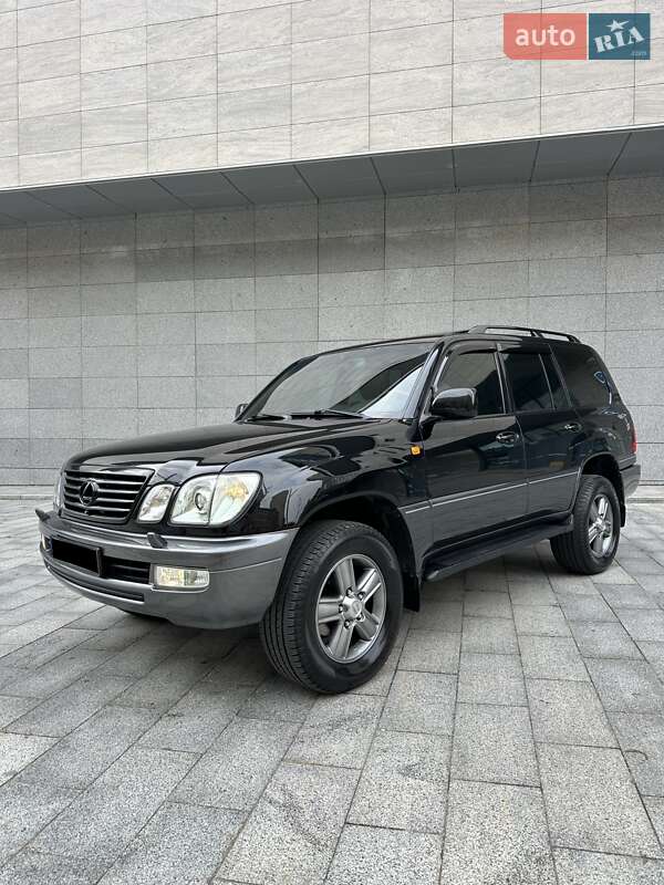 Lexus LX 2004