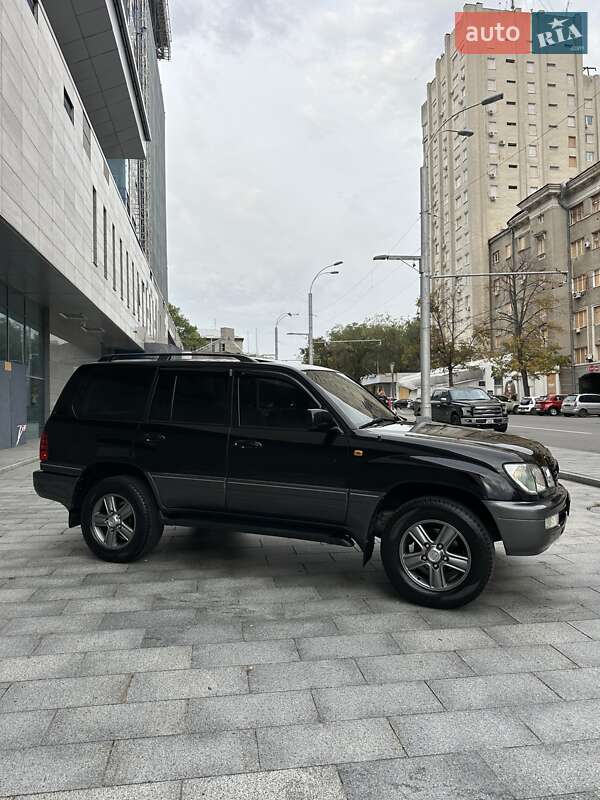 Внедорожник / Кроссовер Lexus LX 2004 в Киеве