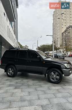 Внедорожник / Кроссовер Lexus LX 2004 в 