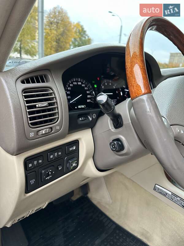 Внедорожник / Кроссовер Lexus LX 2004 в Киеве