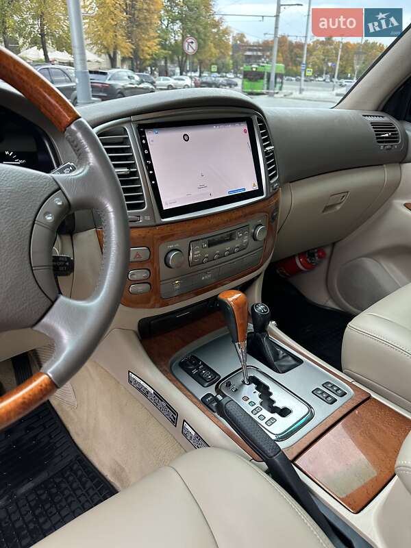 Внедорожник / Кроссовер Lexus LX 2004 в Киеве