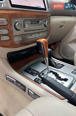 Внедорожник / Кроссовер Lexus LX 2004 в 