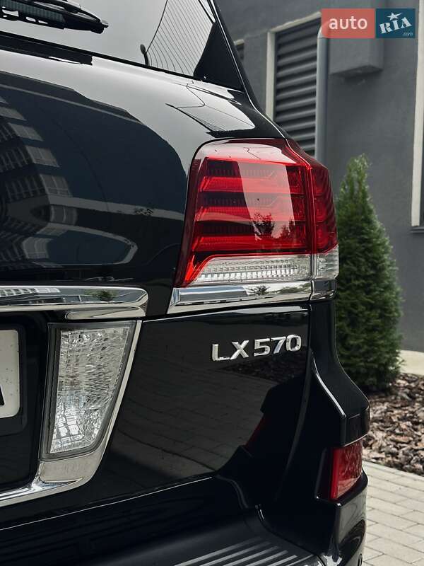 Позашляховик / Кросовер Lexus LX 2015 в Чернігові