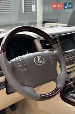 Позашляховик / Кросовер Lexus LX 2015 в 