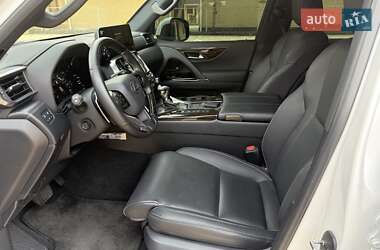 Позашляховик / Кросовер Lexus LX 2022 в 