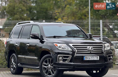 Позашляховик / Кросовер Lexus LX 2014 в 