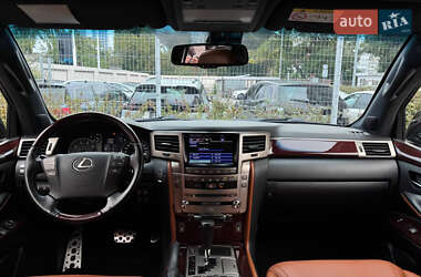Позашляховик / Кросовер Lexus LX 2014 в 