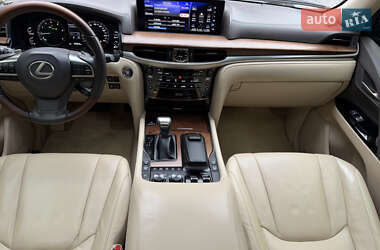 Позашляховик / Кросовер Lexus LX 2021 в 
