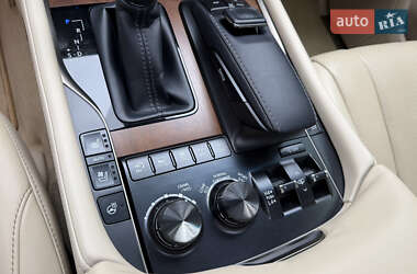 Позашляховик / Кросовер Lexus LX 2021 в 