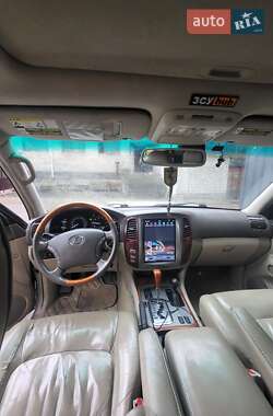 Позашляховик / Кросовер Lexus LX 2004 в 