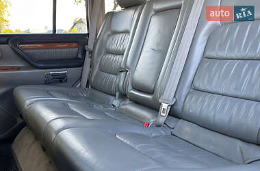 Внедорожник / Кроссовер Lexus LX 2006 в 