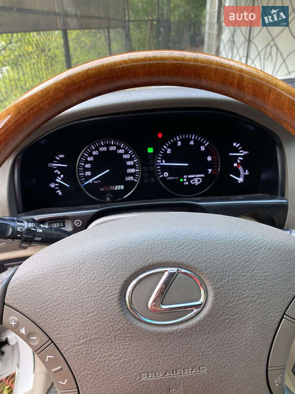 Внедорожник / Кроссовер Lexus LX 2004 в Одессе